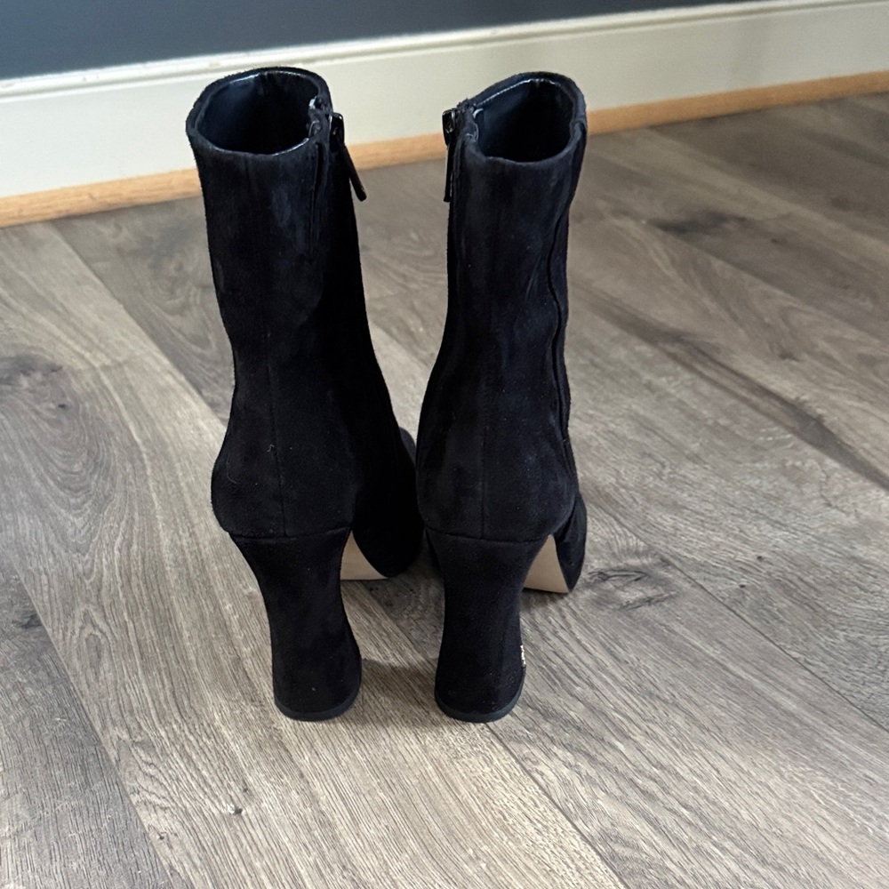 Black high heels - image 3